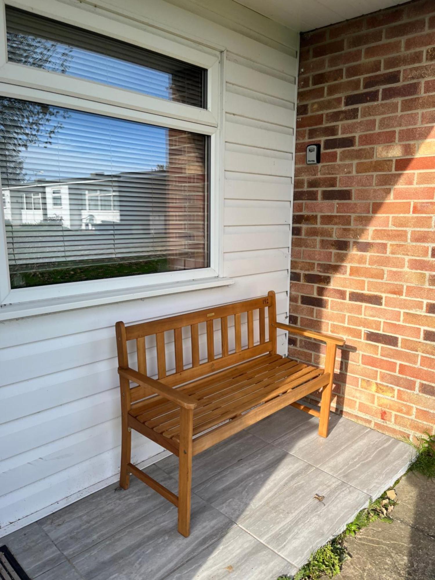 192, - Two Bed Chalet, Sleeps 5, Pet Friendly, Bed Linen And Towels Included